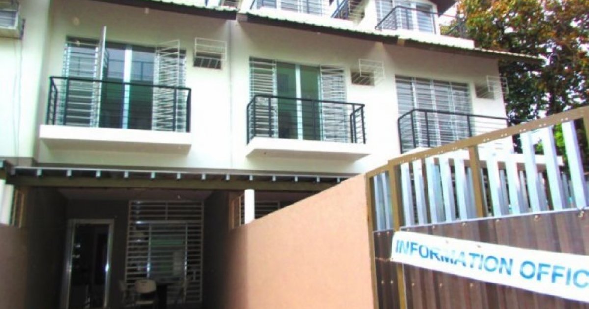 Mindanao Avenue, Metro Manila 2 Townhouses for sale and rent Dot