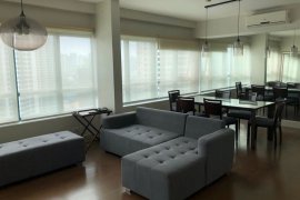 2 Bedroom Condo for rent in Edades Tower, Rockwell, Metro Manila near MRT-3 Guadalupe
