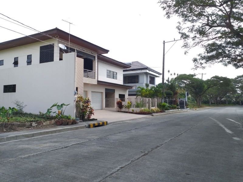 Affordable lot for sale in The Orchard Golf and Country Club Dasmarinas Cavite City