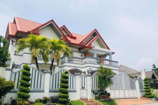 Spacious House and Lot For Rent and For Sale ????. 📌 House for 