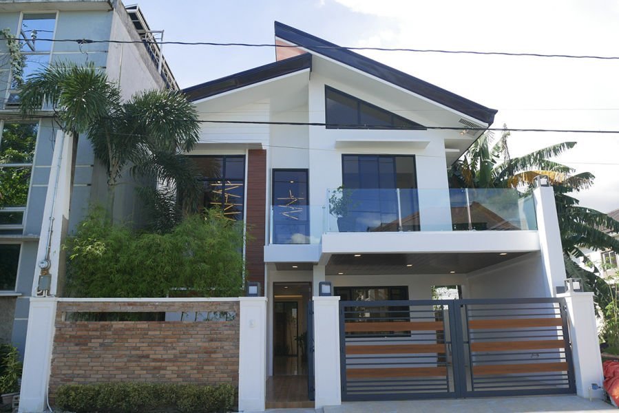 Modern House in Greenwoods Executive Village, Pasig city