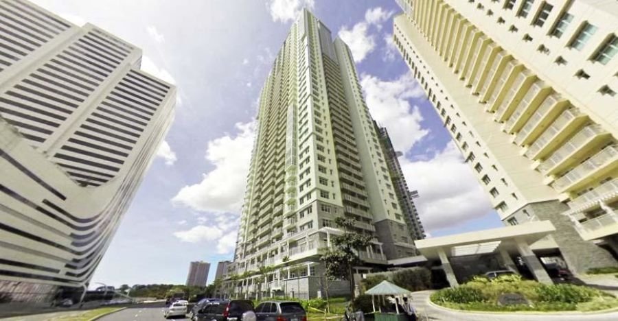 3 Bedrooms Unit Fully Furnished For Rent At Two Serendra Red Oak Tower
