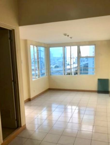 Clean Title 1BR at Makati Executives Tower 4