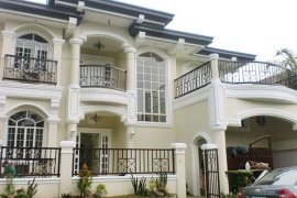 6 Bedroom House for rent in BF Homes, Metro Manila