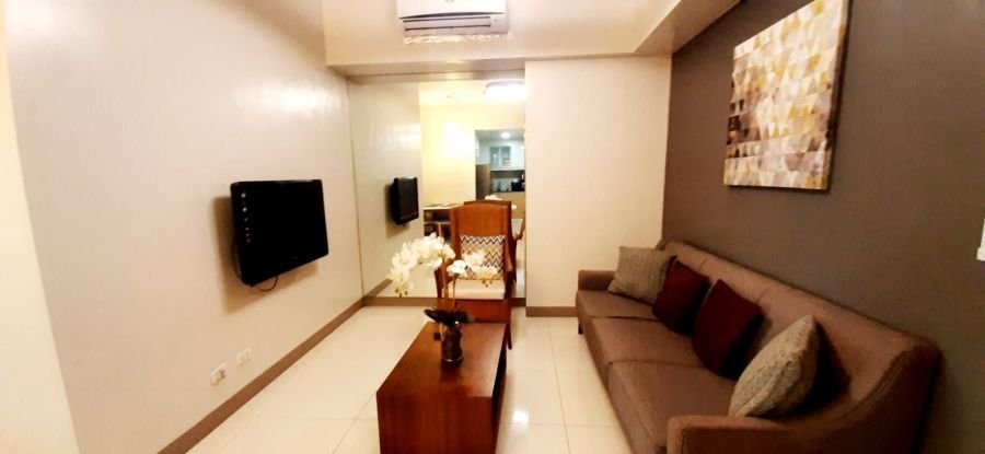 FOR SALE: Nicely Furnished 2 Bedrooms Facing Uptown Mall in One Uptown Residence
