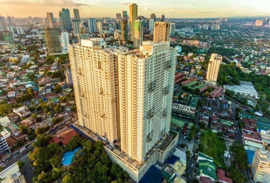 RUSH SALE! HUGE MARKDOWN! 2 Bedroom Condo Unit with Parking in Lumiere Residences near BGC and Ortigas