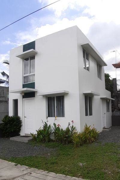 House and lot for sale near Robinson San Pedro Laguna
