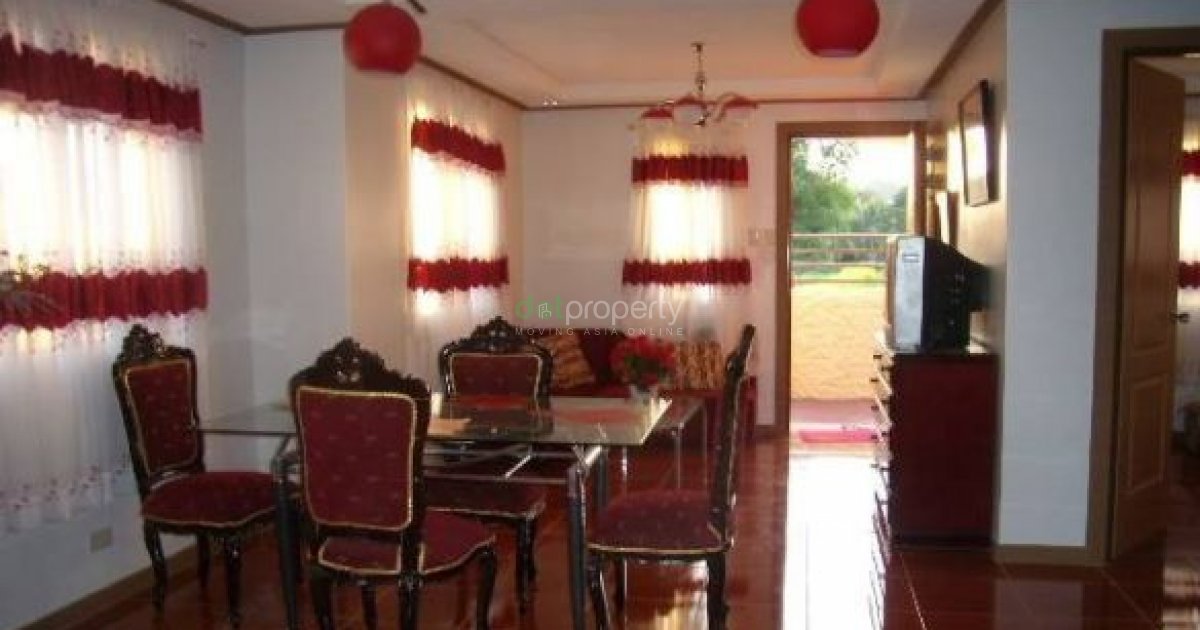 House and Lot in Valenzuela Near in Malinta Exit with 4 BRs. 📌