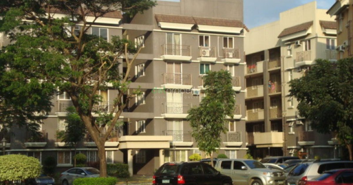 Bedspace/ Condo Sharing for Rent at Bonifacio Heights Condo. 📌 Condo