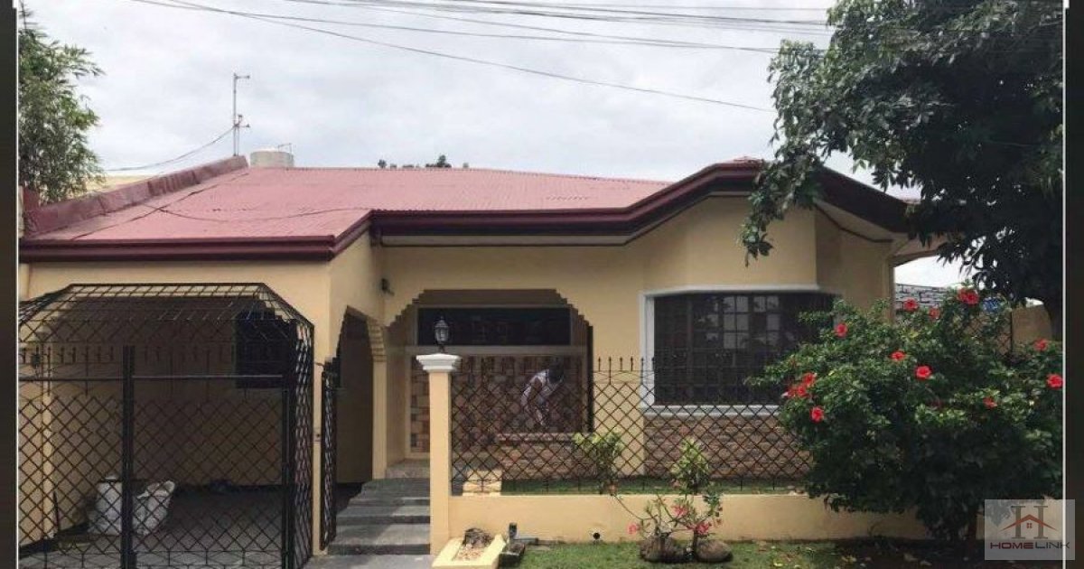 Fully renovated House and Lot in BF Resort Village Las Pinas. 📌 House