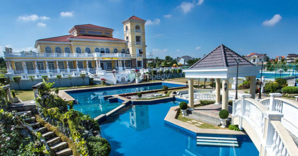 VERSAILLES PALACE, Daang Hari, Las Pinas City. 📌 Townhouse for sale in Metro Manila Dot Property