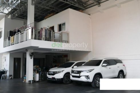 House Quezon City Commonwealth Metro Manila 10 Car Garage 9