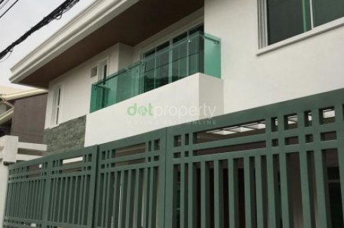 House For Sale Near U P Town Center Katipunan Ave Q C House For Sale In Metro Manila Dot Property