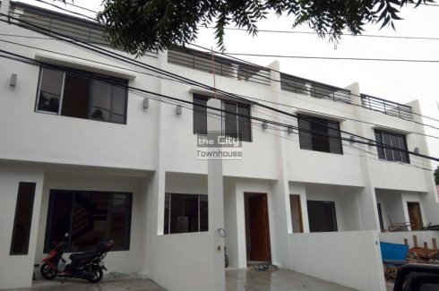 Townhouse In Paranaque Rfo With Deck 1 Carport Mp Townhouse